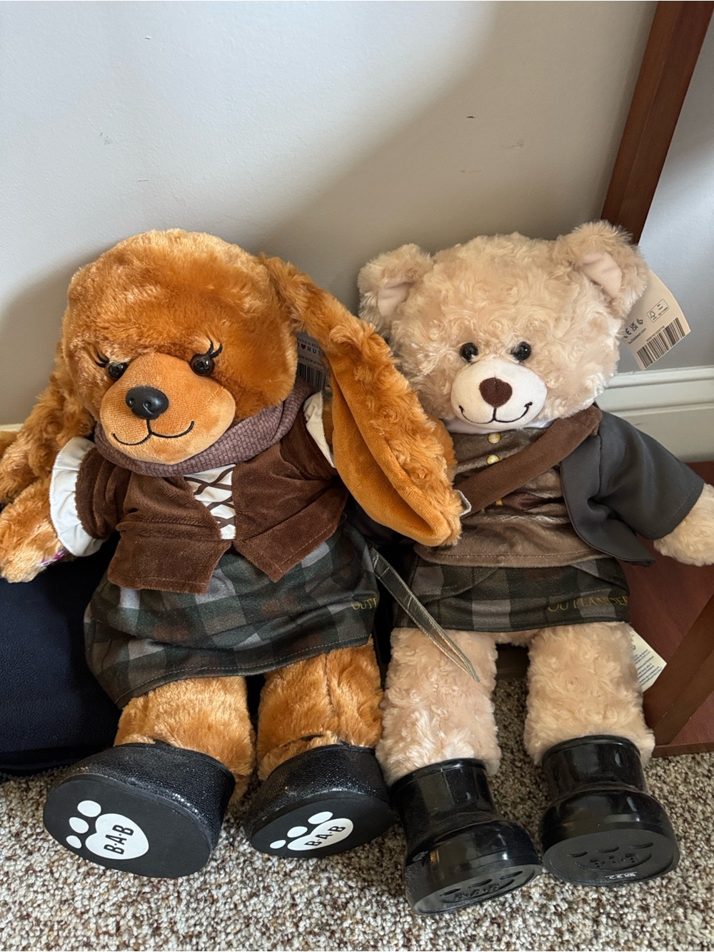 Outlander collectible Build-A-Bear Jamie and Claire with voice boxes
